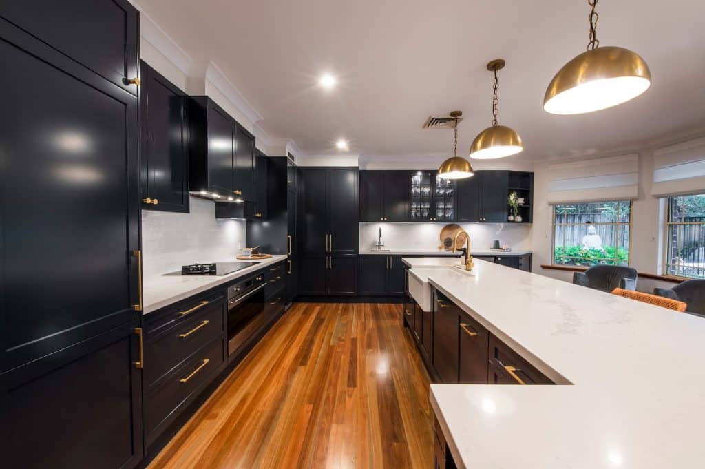 Beautiful kitchen with contrasting media