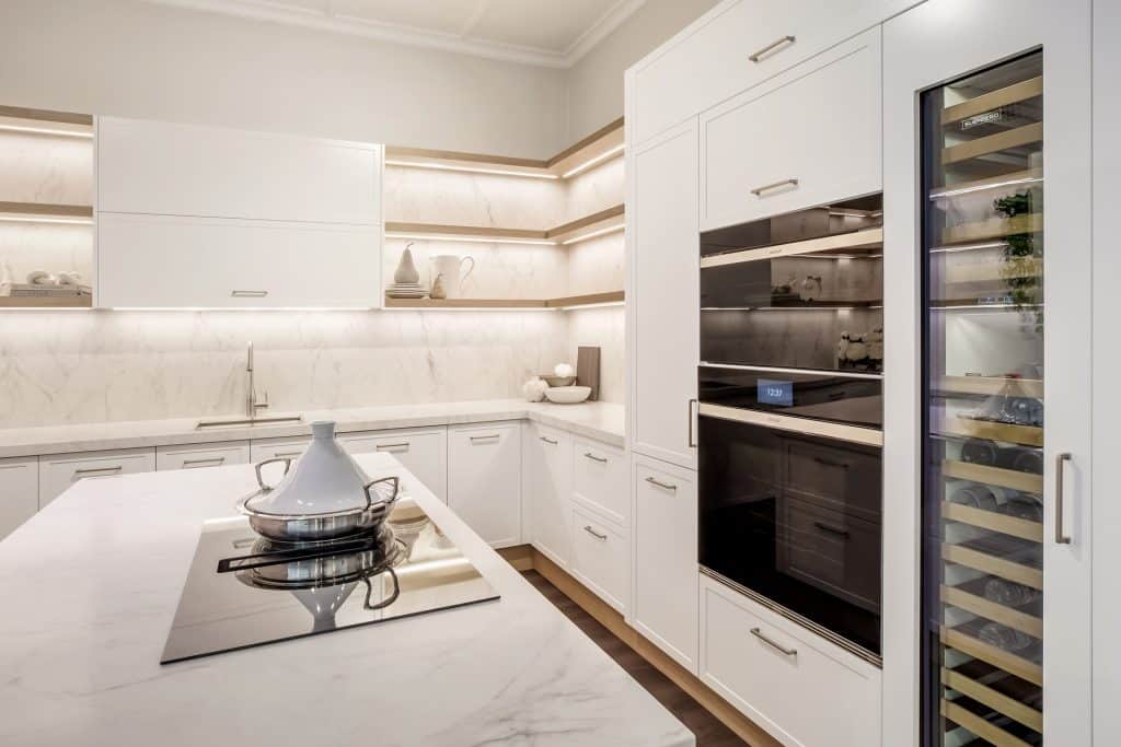 Chic modern kitchen with stone accents